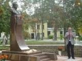 В Дубне установили памятник выдающемуся физику